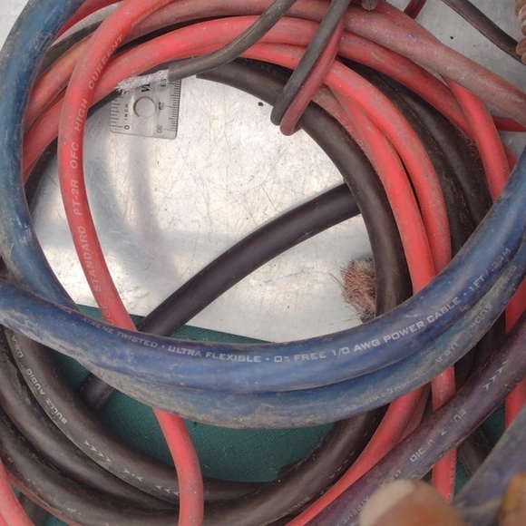 Bullz Audio Xtreme Twisted Heavy Duty Audio Cables - Red and Black 50' - Picture 6 of 6